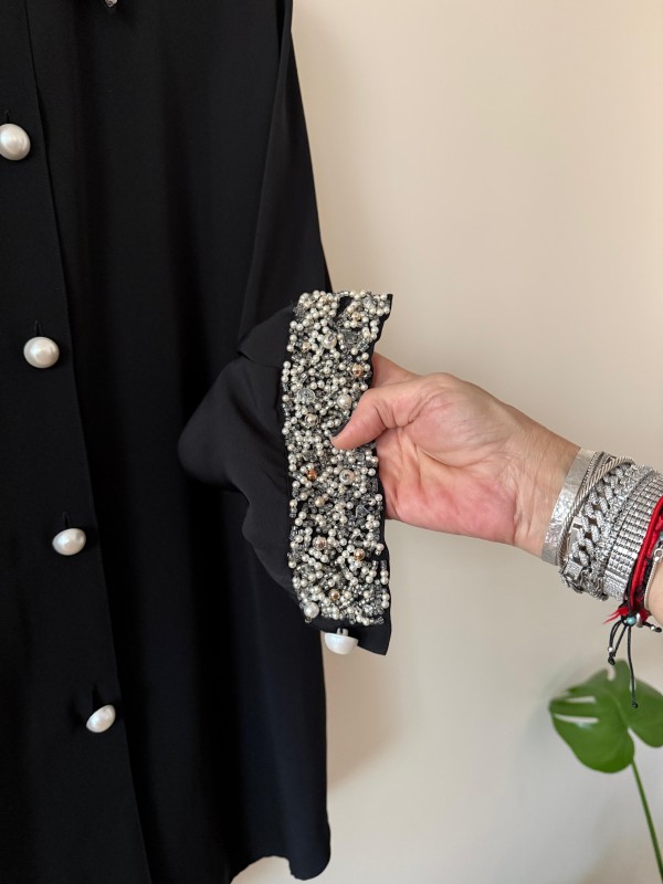 Vintage Siyah Yaka ve Kolları İnci İşlemeli Gömlek