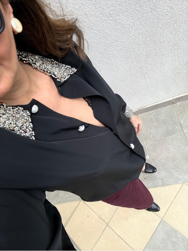 Vintage Siyah Yaka ve Kolları İnci İşlemeli Gömlek