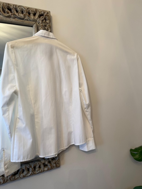 Vintage Yaka ve Cepleri Nakışlı Beyaz Gömlek 