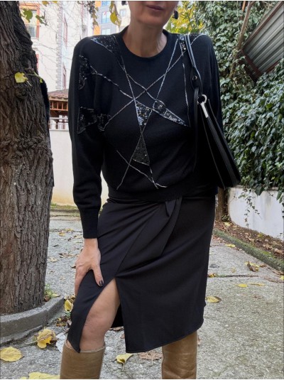 Vintage Siyah Boncuk ve Taş İşlemeli Kazak 