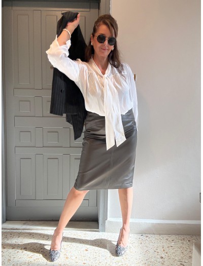 Vintage Beyaz Yakası Fular Gömlek Vintage Beyaz Yakası Fular Gömlek