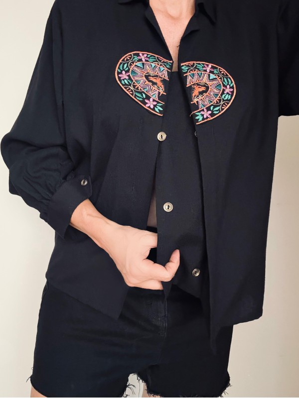 Vintage Önü Nakışlı Siyah Yün Gömlek 