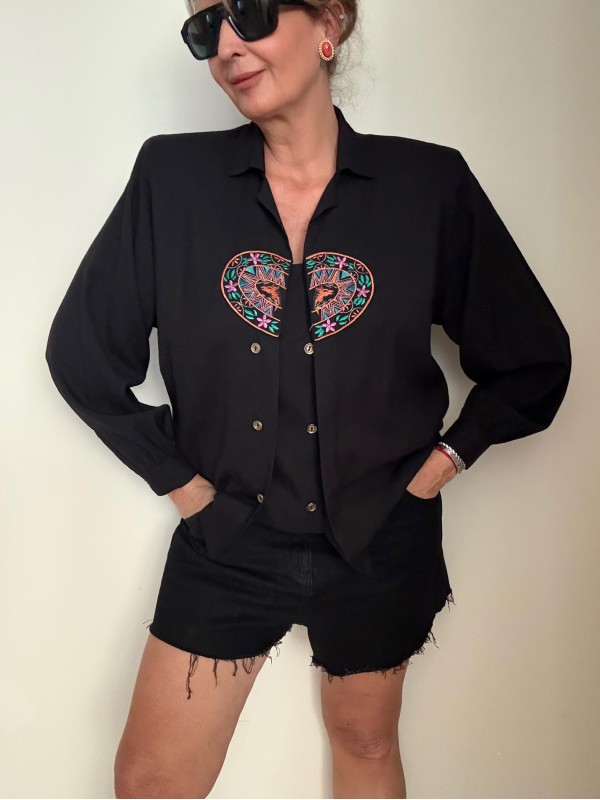 Vintage Önü Nakışlı Siyah Yün Gömlek 