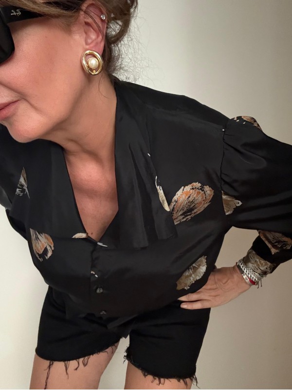 Vintage Gold Yaprak Baskılı Siyah Gömlek