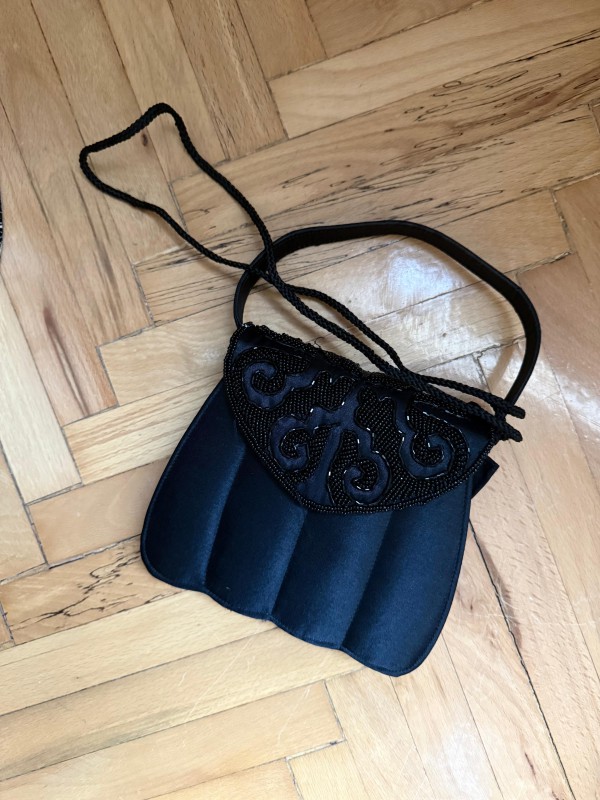 Vintage Siyah Saten Boncuklu Çanta 