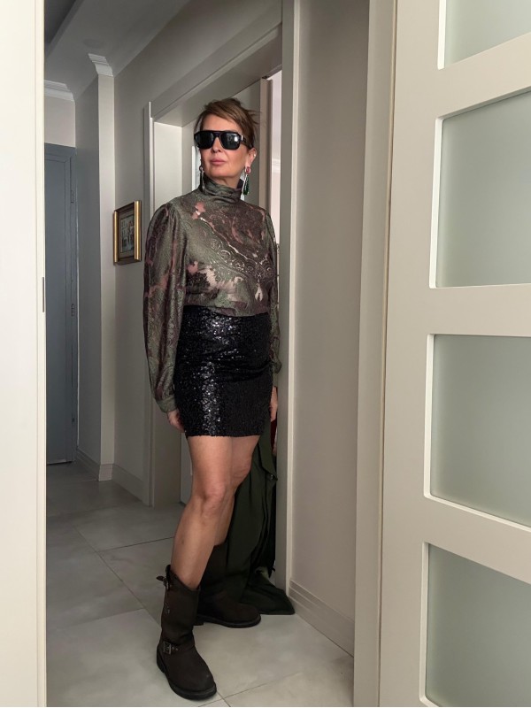 TasarımTransparan Tül İki Renkli Bluz