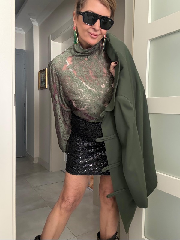 TasarımTransparan Tül İki Renkli Bluz