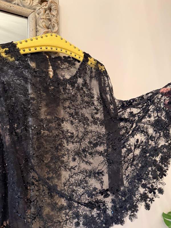 Vintage Dantel Boncuk İşlemeli Siyah Bluz 