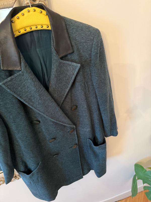 Vintage  Deri Yakalı Yün Kaban