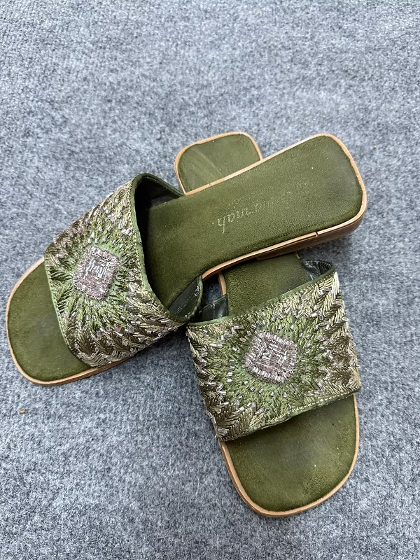 Vintage Full Nakışlı Süet Terlik