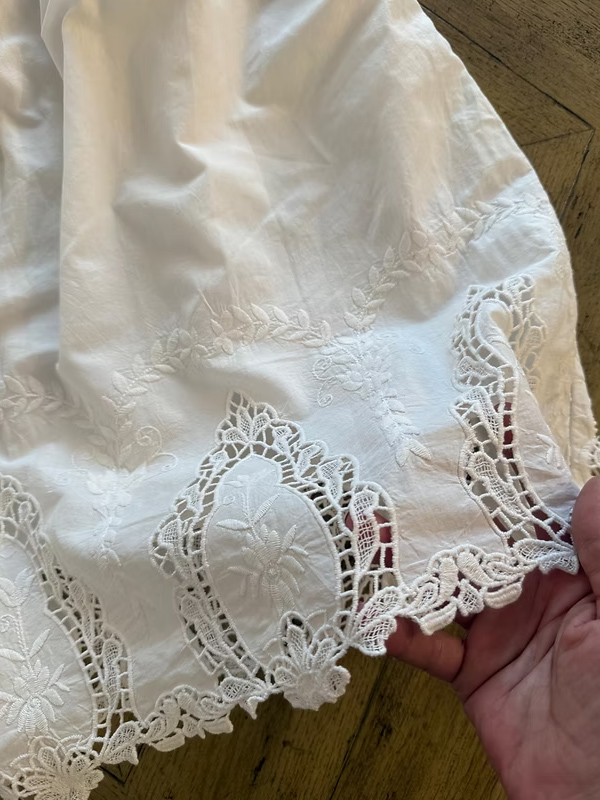 Vintage Etek Ucu Nakış ve Dantelli Etek