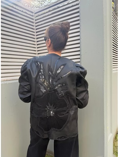 Vintage Sırtı Dantel ve İşlemeli Deri Ceket