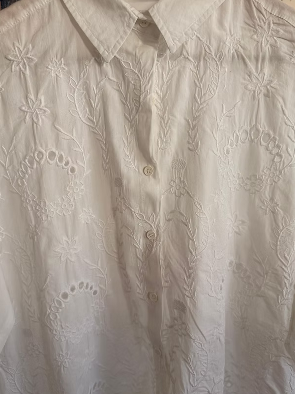 Vintage Nakışlı ve Delikişi Gömlek