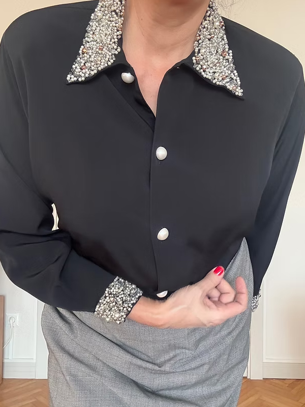 Vintage Yaka ve Kolları İnci İşlemeli Gömlek