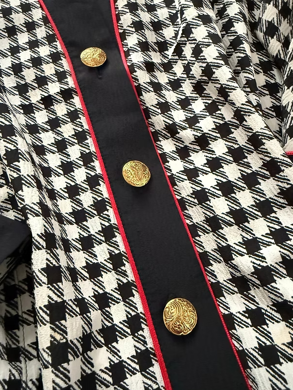 Vintage Gold Düğmeli Kazayağı Desen Bluz