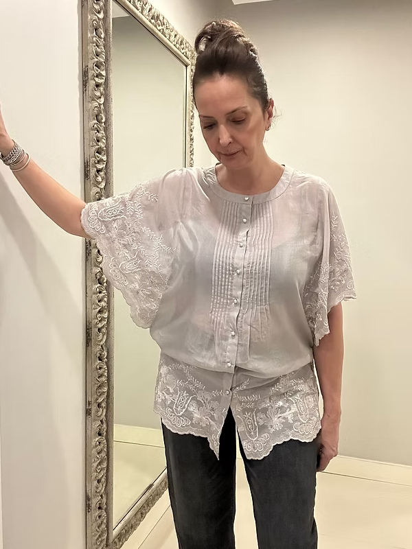 Vintage Dantel ve İnci Düğmeli İpek Gömlek