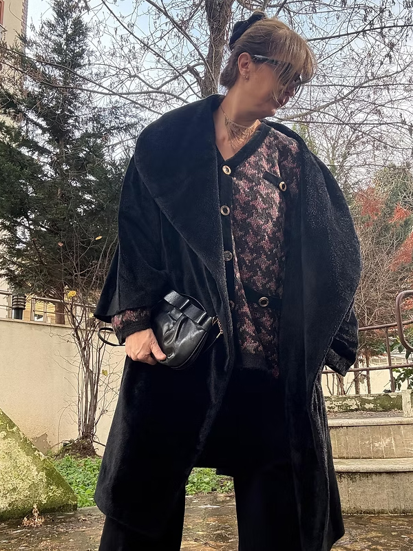 Vintage Siyah Peluş