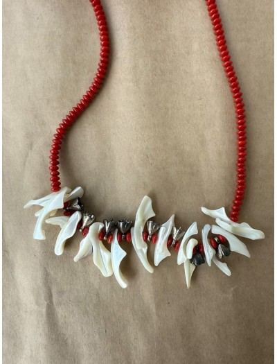 Vintage Sedef / Boncuk / Gümüş çiçekli Kolye Vintage Sedef / Boncuk / Gümüş çiçekli Kolye