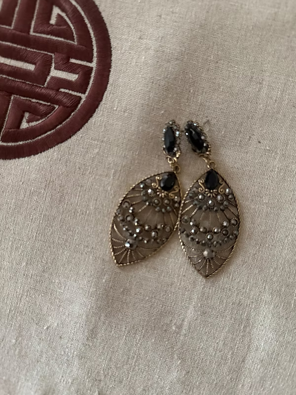 Vintage Taşlı Küpe