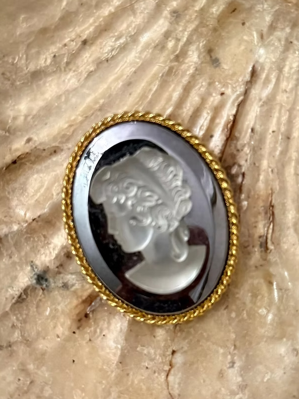 Cameo Art Deco 1970 Broş