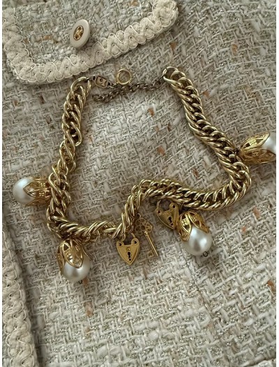 Vintage Gold Zincir ve İncili Kolye Vintage Gold Zincir ve İncili Kolye