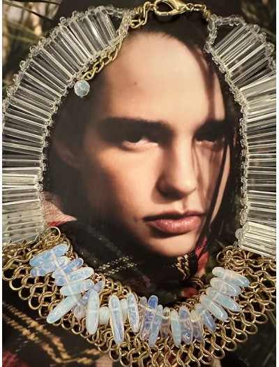 Tasarım şeffaf boncuk ve zincir kolye