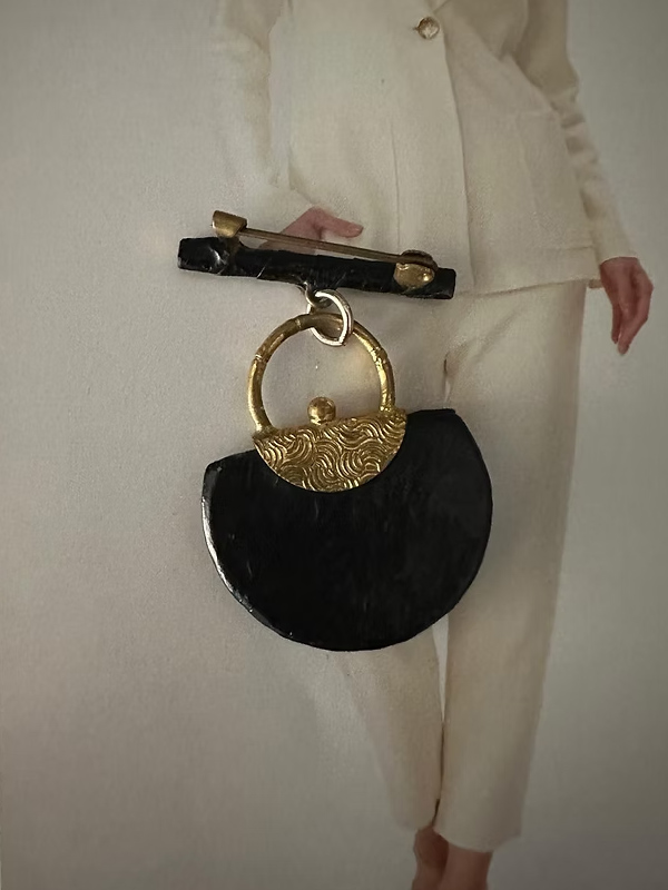 Vintage 60’lar petit point broş