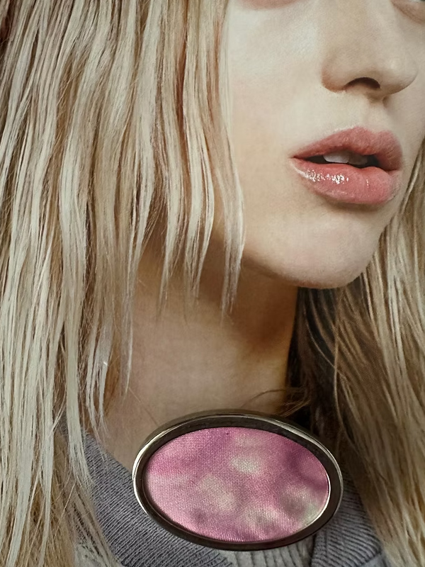 Vintage ipek dokuma broş