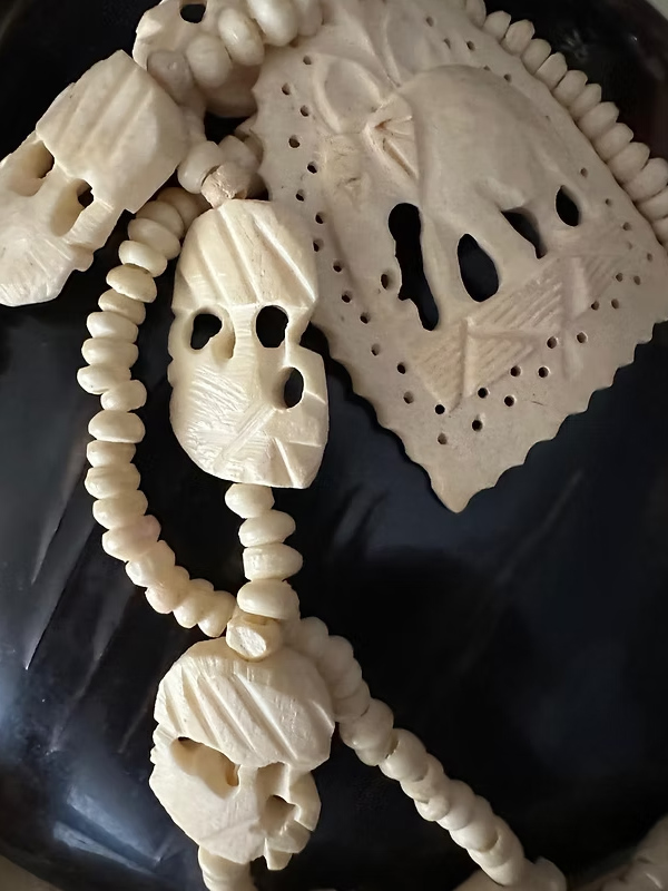 Vintage 70’ler kemik oyma fil motifli kolye