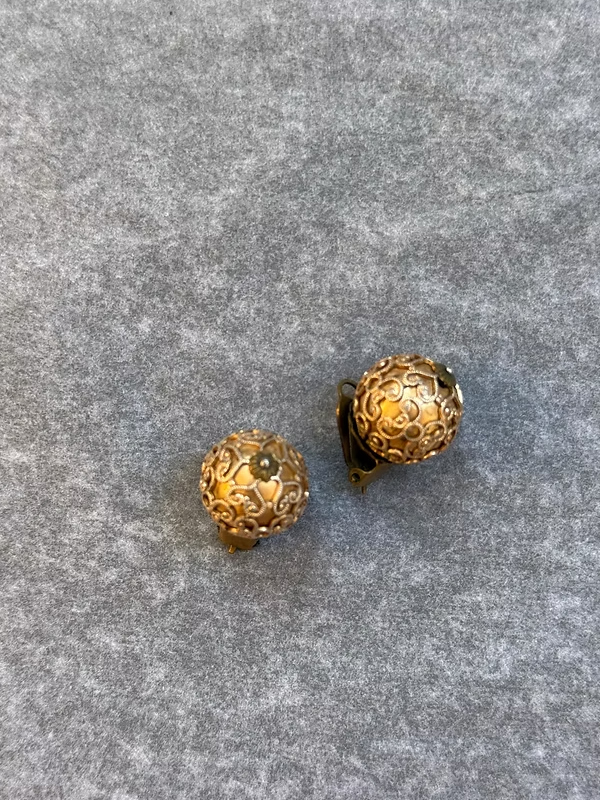 Vintage 80s Gold İşlemeli Küpe